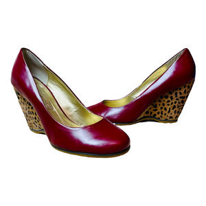 Poetic License Endearing Red Patent Leather Calf Hair Wedge Sz 7.5